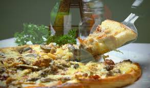 Les créateurs du maria luisa ont ouvert leur seconde adresse, le luisa maria, à paris (6). Meilleure Pizza De Paris Notre Selection Des Bons Plans Pizzas