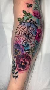 Finished up this Penny farthing, flowers and bees design today for the  lovely Jenn. This piece was tattooed over two sittings so the pansies are  healed, the rest is fresh 🐝