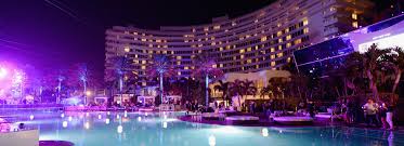 The hotel includes 231 rooms together with an outdoor pool, offering its guests a convenient setting in the heart of miami beach. Miami Beach S Iconic Fontainebleau Tops List Of U S Hotels Facing Debt Woes During Pandemic Marketwatch