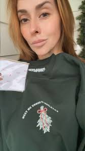 Holiday collection bundle! Just released! Only for this weekend can you get  this gorgeous green color and a card signed by me! Go shopping!  @bffsandbabes @2021_co @the.holidayjunkie