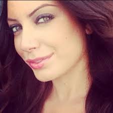 Amanda Stavrou (AmandaStavs@)