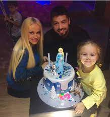 Anda adam (born 27 april 1980) is a romanian singer and model. RÄƒspunsul Andei Adam Cand A Fost IntrebatÄƒ Despre Infidelitatea SoÈ›ului Libertatea