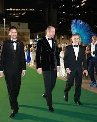 Yesterday, the Prince of Wales attended the Earthshot Prize award ceremony.  Prince William was welcomed by Luciano Huck, the ceremony's host, and both  had the opportunity to watch performances by samba dancers