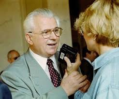 За его ближайшего соперника, лидера народного руха украины вячеслава черновола проголосовали 23,27%. Leonid Kravchuk V Molodosti Obozrevatel