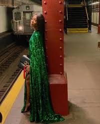 In an interview with vanity fair, jennifer lopez explained what she's felt wearing her famous green dress from 2000. Jlo Valentino Green Dress Off 63 Gidagkp Org