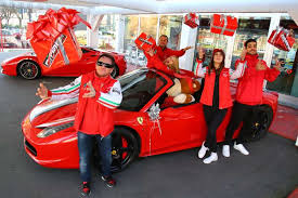 Un v6 speciale per l'ibrida Regala Un Giro In Ferrari A Maranello Pacchetto Regalo Guida Ferrari Su Pista O Su Strada