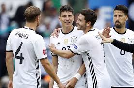 Check out his latest detailed stats including goals, assists, strengths & weaknesses and match name: Mario Gomez Vom Vfb Stuttgart Erzielte Fur Das Dfb Team 31 Tore In 78 Spielen Wir Blicken In Bildern Auf Die Lange Karriere Des Sturmers Stuttgarter Nachrichten