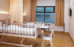 Mahkota medical centre adalah rumah sakit di melaka yang memiliki 6 pusat keunggulan, yang didukung dengan lebih dari 90+ dokter spesialis senior dan 300 bed rawat inap. 2010 Mahkota Medical Centre