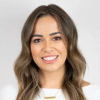 Shelly Dempsey's Instagram, Twitter & Facebook