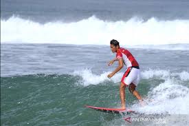 The young athlete surfed his way to rank 9 out of 127, outperforming the world's pro surfers including the likes of kanoa igarashi, miguel blanco, leon glatzer, and billy stairmans. Peselancar Rio Waida Terus Lakukan Persiapan Jelang Olimpiade Tokyo Antara News