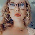 Deanna Armour's Instagram, Twitter & Facebook