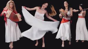 Visualizza altre idee su sicilia, abiti tradizionali, italia. Taranta Kali Nifta La Pizzica Simbolo Del Salento Griko Tarantella In Puglia Passione Taranta Youtube