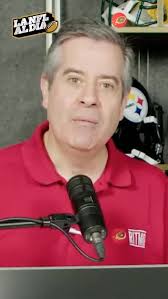 Estaba por preguntarle a @alvaromartinoficial quién gana entre Chargers y  Texans, hasta que recordé esto que dijo en ‘La NFL al Dia’., Sigan envíando  sus preguntas., #nfl #nflespañol #estamosenritmo ...