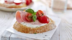 Tartine Au Fromage Frais Et Tomates Cerise Cuisine Et Boissons Recettes De Cuisine Tomates Cerises