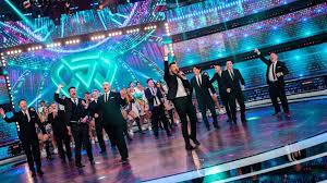 Marcelo tinelli vuelve con una nueva edición del bailando, que será recargada. Showmatch Volvio Tinelli Y En Las Redes Repudiaron La Falta De Protocolos