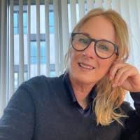 6 "Claudia Bett" profiles