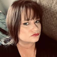 What job opportunities are available in Lafayette?