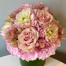 Mimi And Ry Inc Is The Best Florist Providing Same Day Flower And Gift Boxes Delivery Services In Toront Flower Delivery Corporate Flowers Flower Subscription