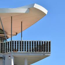 Balkongelander Zum Strom Produzieren Und Sichtschutz Zugleich Solarcarporte De Balkon Uberdachung Garten Haus Und Garten