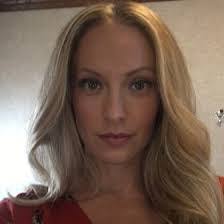 Jennifer Moten's Instagram, Twitter & Facebook