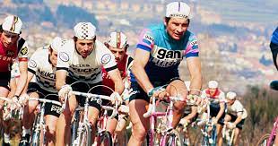 In 1961, he gained the yellow jersey in stage 1 and held onto it. Archives Raymond Poulidor Gan Mercier Tour De France 1974 C Imago Panoramic Bestimage Purepeople