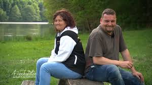 Zu den scheidungskosten zählen in der regel die kosten für einen anwalt sowie gerichtskosten. Brigitte Und Jeff Feiern Am Tag 2 In Luxemburg Ihre Feier Findet Auf Einem Campingplatz Statt
