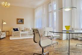 Provisionsfrei oder vom makler dabei variiert der wohnungsmarkt je nach. Wiesbadener Strasse Bezaubernde 1 5 Zimmer Wohnung In Friedenau Home To Home