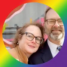 What vibrant flowers and native plants can attract hummingbirds in  Middletown, Virginia?