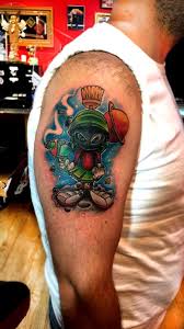 Ya intente, pero alquilo y tengo que llevar mil fotocopia del titular, del contrato etc. Marvin The Martian Tattoo Elegant Arts Tattoo