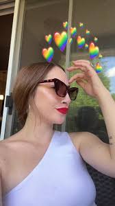 Tara Warren (@tarawarrenwhat)