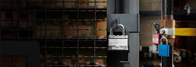 Combination locks use wheel packs to set the combination inside the lock. Operating The Master Lock 1500id Speed Dial Combination Padlock Master Locks