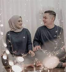 Hasil riasan para pengantin sunda dengan sentuhan tangan karya dwitia sastrowijoyo pendiri illuxion. Foto Studio Pengantin Sunda Indoor Hot Books Photography Backdrops Vinyl Backdrop For Photography Vintage Background For Photo Pengantin Wanita Wanita Fotografi Pengantin Trends Palace