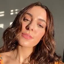 Hanna Rodrigues (@hannaroserod)