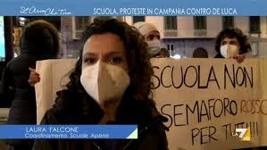 Vincenzo de luca ha annunciato la chiusura di tutte le scuole in campania a partire da lunedì. Scuola Proteste In Campania Contro Vincenzo De Luca