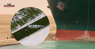 คลองสุเอซ เส้นทางคมนาคมขนส่งคึกคักแห่งหนึ่งในโลก เกิดสะดุด เหตุเรือเอเวอร์กิฟเวนเกิดปัญหา ลอยขวางนานกว่า 4 วันแล้ว ได้สร้างความเสียหาย. 7cbh2uuakvd2km