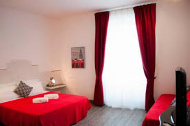 1354) was a notary and diplomat, friend of francesco petrarch, and learned student of classical antiquity.on 20 may 1347 he established a new communal government in rome, toppling without violence the regime of the factious barons. Relais Cola Di Rienzo Hotel Roma Italy Overview