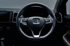 Giving its distinct look are the ivory accents on the 1.5 v cvt and the full black interior. 2020 Honda City India Fifth Generation Sedan Bs6 Interior Exterior Review Petrol Diesel Cvt 3 Shifting Gears