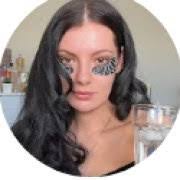 Leanne Page's Instagram, Twitter & Facebook