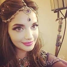 Pictures Of Beautiful Pakistani Actresses In Matha Patti Matha Patti Hairstyles Pakistani Bridal Hairstyles Pakistani Actress