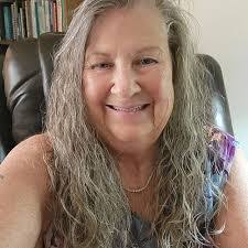 Julie Stough's Instagram, Twitter & Facebook