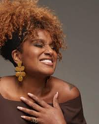 Daisy Dee's Instagram, Twitter & Facebook