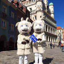 Koziołki bodą się codziennie o godzinie 12.00. Poznanskie Koziolki Mascot Event Home Facebook
