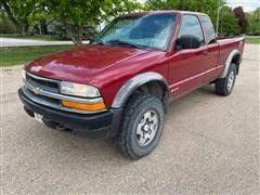 Before you close the door, be sure the belt is out of the. 2000 Chevrolet S10 Ls 4x4 Extended Cab 3 Door Pickup Bigiron Auctions