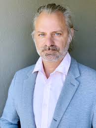 Steven Martini's Instagram, Twitter & Facebook