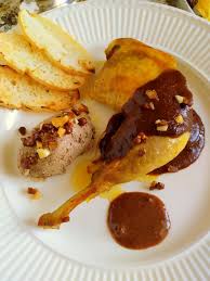 Cosce di faraona al forno. La Cucina Piccolina Coscia Di Faraona Al Forno In Salsa Al Panpepato E Il Fegato In Pate