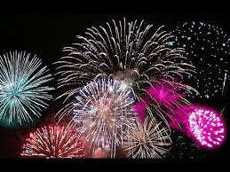 Prepara tu propia cerveza y comida el 4 de julio desde la comodidad de tu hogar con estos 3 productos. Dia De La Independencia 4 Julio Fuegos Artificiales Youtube