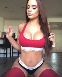 Busty bimbo giving some sloppy head. Pin On Busty Bimbo