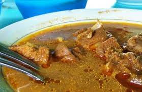 Kuah sie kamang / kameng atau kari kambing merupakan sajian masakan berbahan dasar daging dan jeroan kambing yang dipadukan dengan bumbu rempah halus serta penyedap yang menghasilkan sajian masakan kambing sedap gurih tanpa tercium aroma khas daging kambingnya. Resep Gulee Sie Kameng Gulai Kari Kambing Khas Aceh Dapur Teh Enur