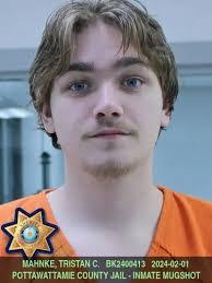 Charles Mahnke's Instagram, Twitter & Facebook