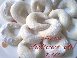 Croissant A La Noix De Coco Aux Delices De Lili Noix De Coco Coco Croissant